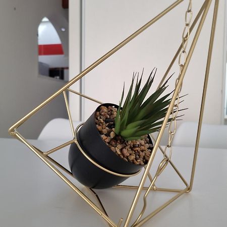 Cameos - Appartement Avec Terrasse Locairbi Le Cres Luaran gambar