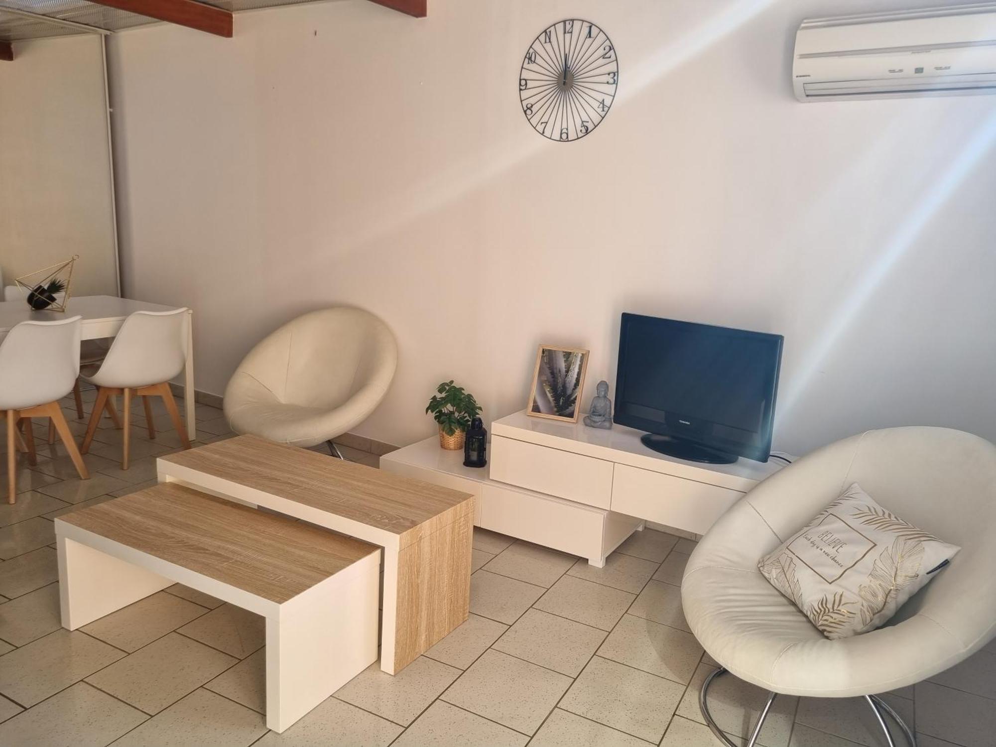 Cameos - Appartement Avec Terrasse Locairbi Le Cres Luaran gambar