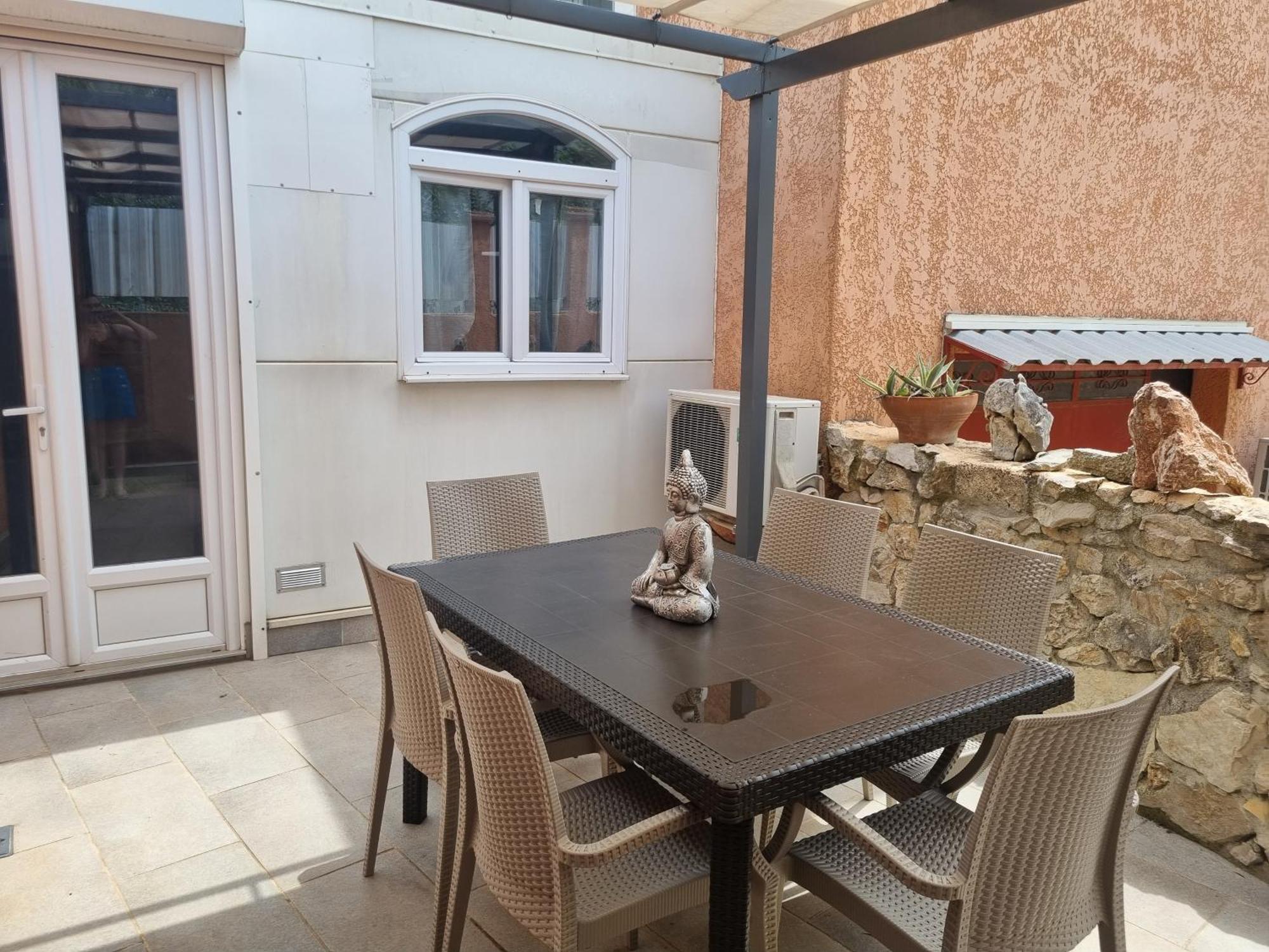 Cameos - Appartement Avec Terrasse Locairbi Le Cres Luaran gambar
